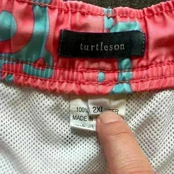 Men’s TURTLESON coral / blue turtle print swim trunks. Size 2XL - Picture 6 of 7